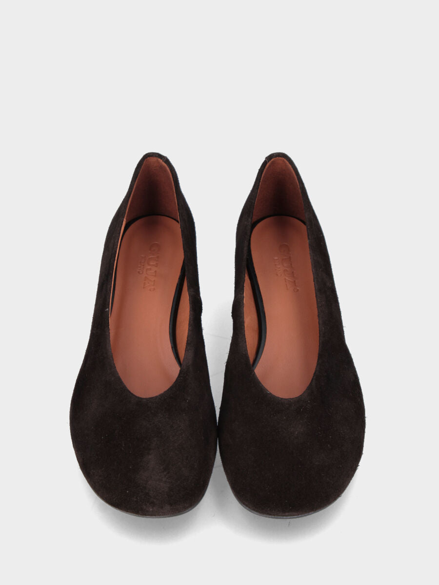 Décolleté in velour testa di moro con scollo a uovo e tacco basso