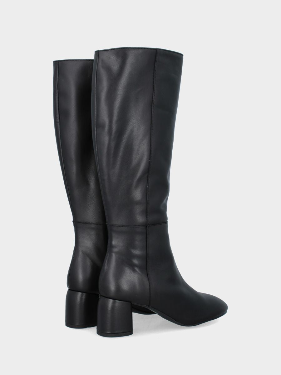Botte en nappa noire avec talon colonne