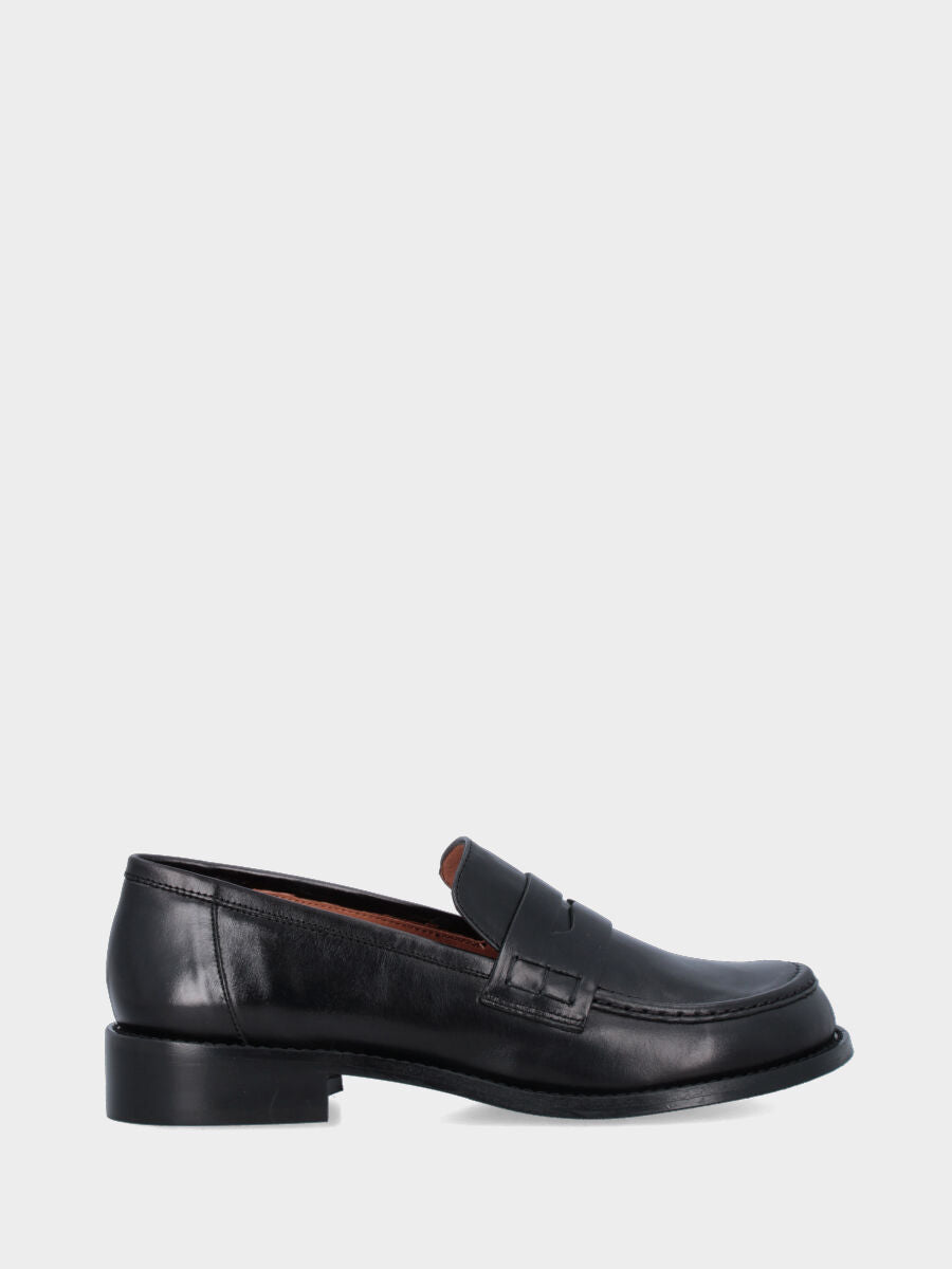 Mocassin en veau noir avec masque bouche de lion et semelle cousue
