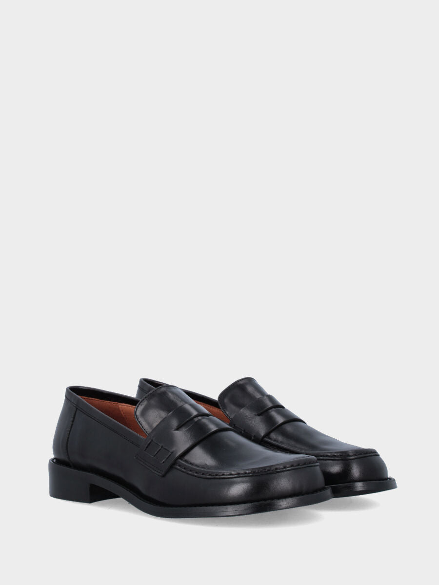 Mocassin en veau noir avec masque bouche de lion et semelle cousue