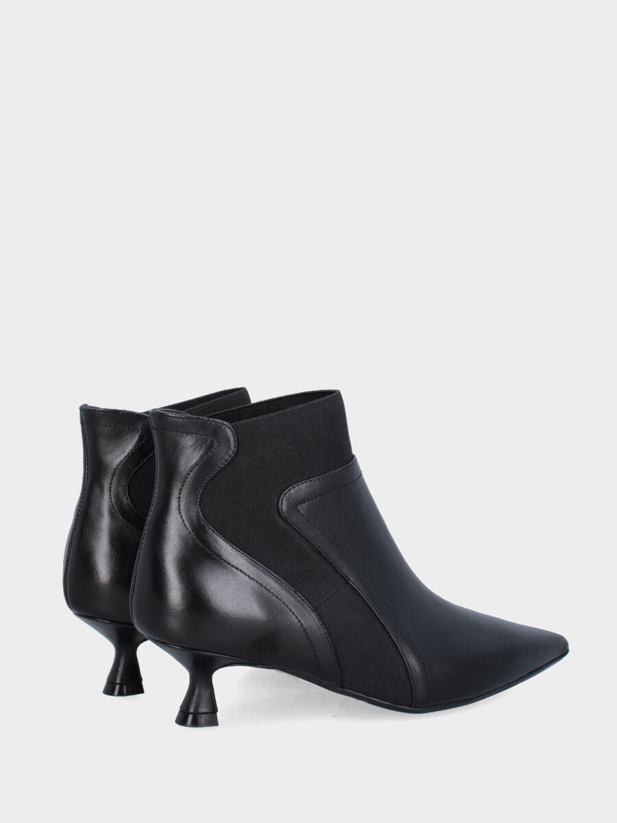 Bottine en veau noir avec bande élastique et talon bobine
