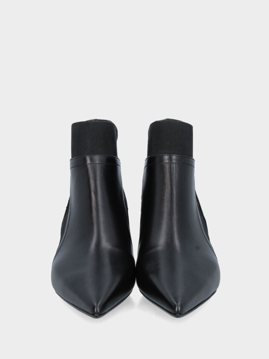 Bottine en veau noir avec bande élastique et talon bobine