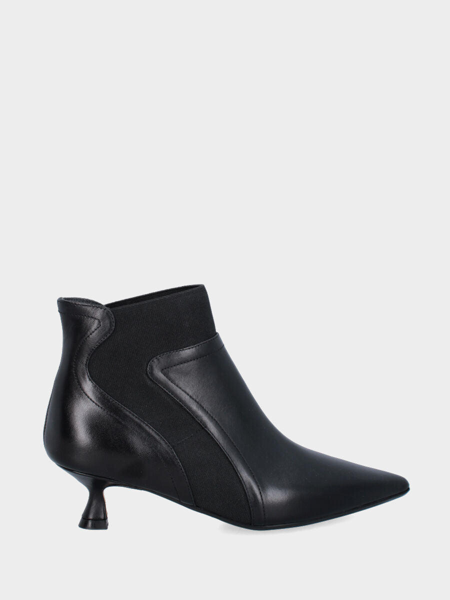 Bottine en veau noir avec bande élastique et talon bobine