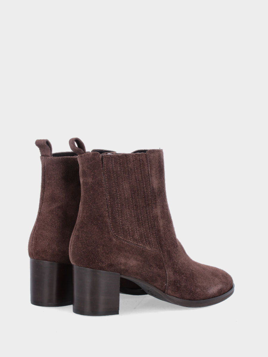 Sandalo monoblocco in vitello rosso con fascia ripiegata