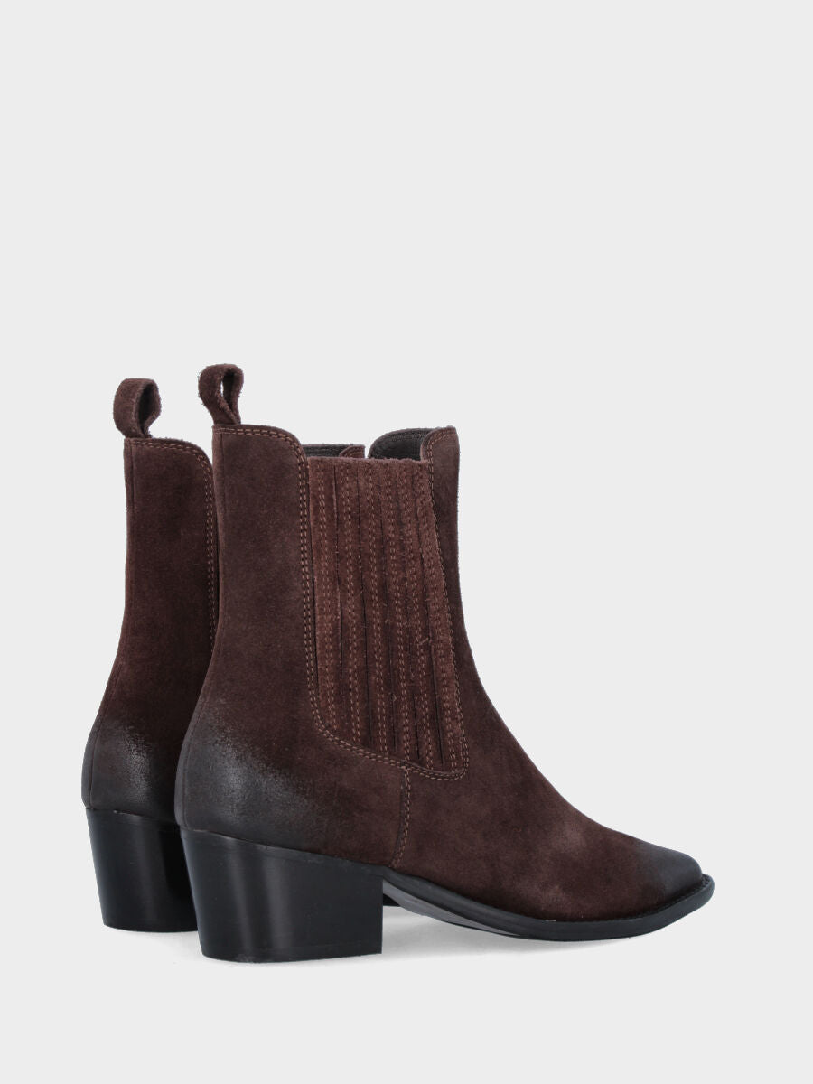 Sandalo monoblocco in vitello rosso con fascia ripiegata