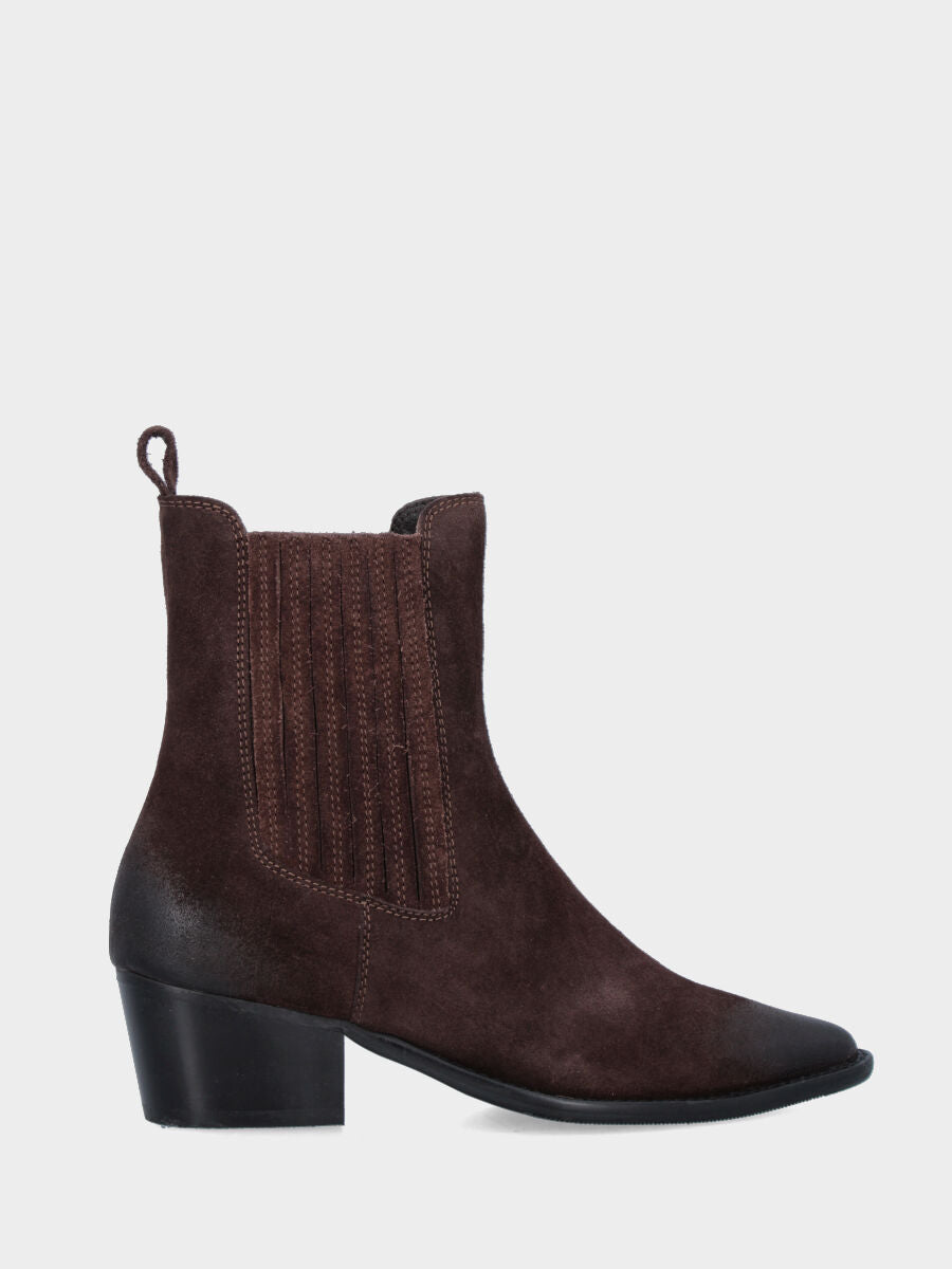 Sandalo monoblocco in vitello rosso con fascia ripiegata