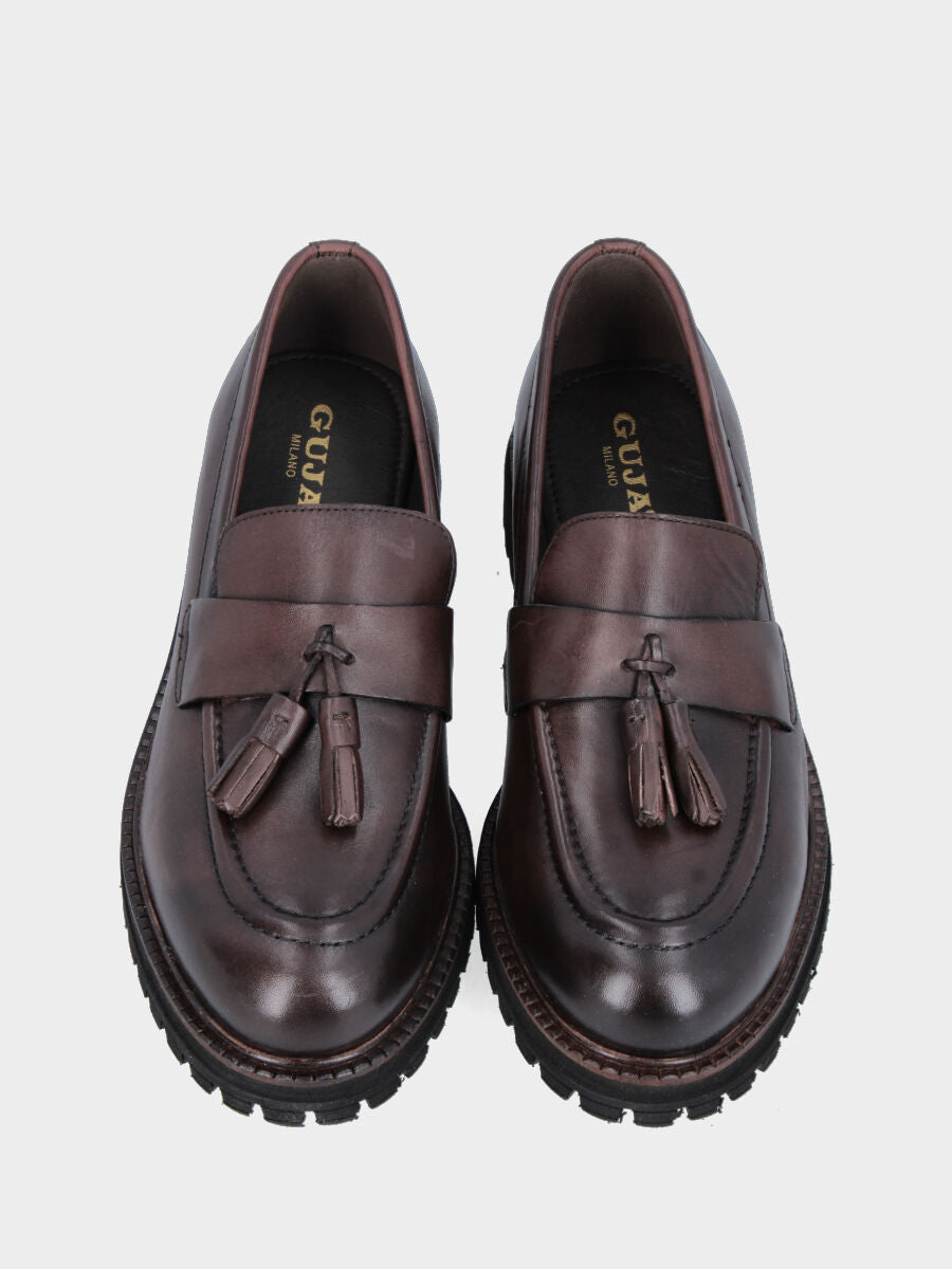 Sandalo monoblocco in vitello rosso con fascia ripiegata