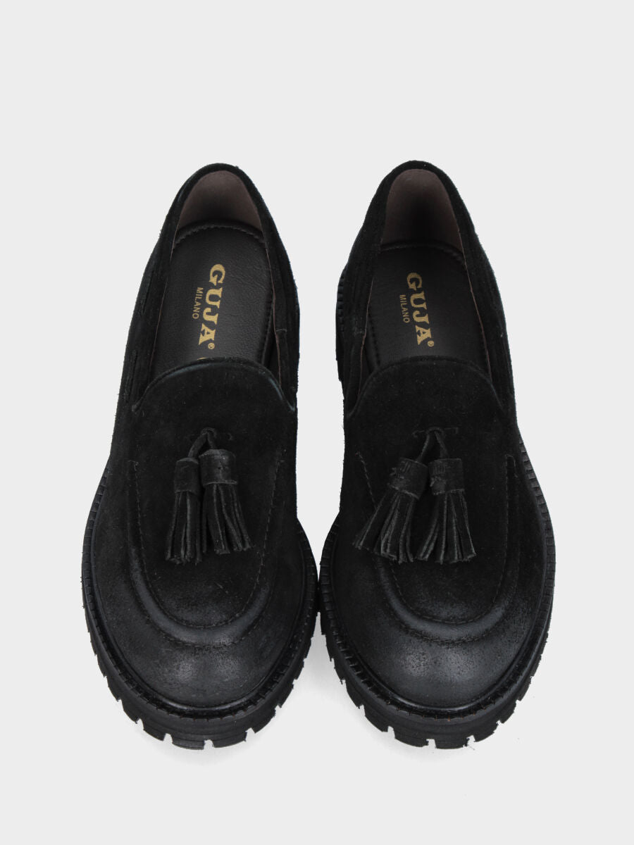 Mocassino in velour nero con nappine e guardolo rotellato