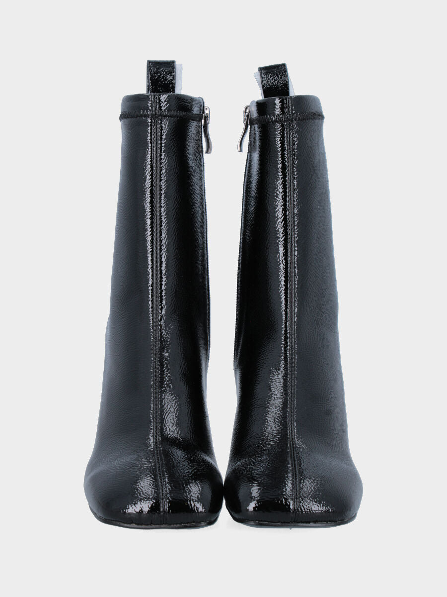 Stivaletto elasticizzato in naplak nero con punta quadrata asimmetrica