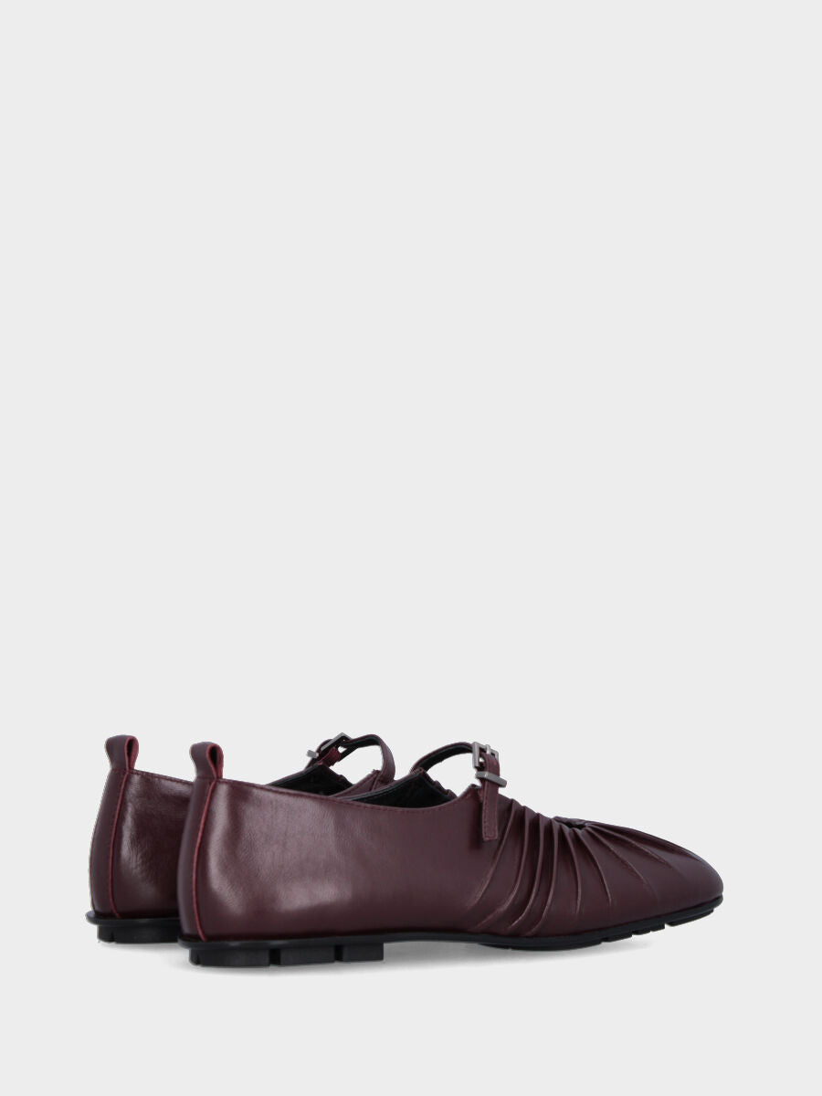 Ballerina in nappa bordeaux con punta quadrata e zeppa interna