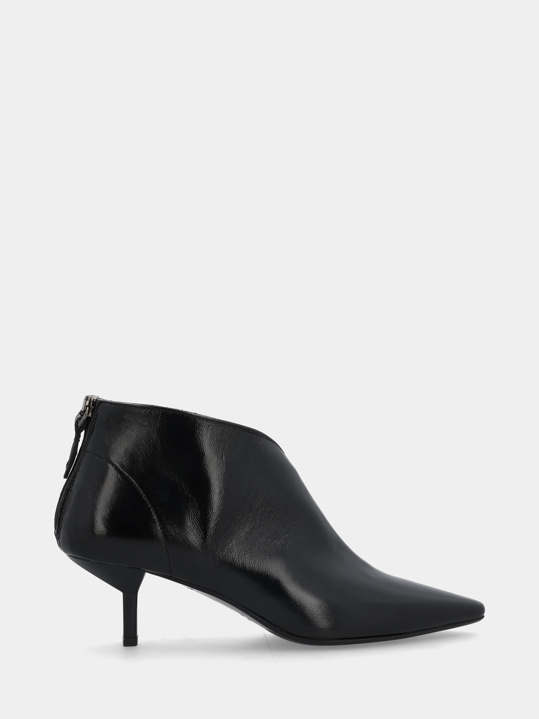 Sandalo monoblocco in vitello rosso con fascia ripiegata