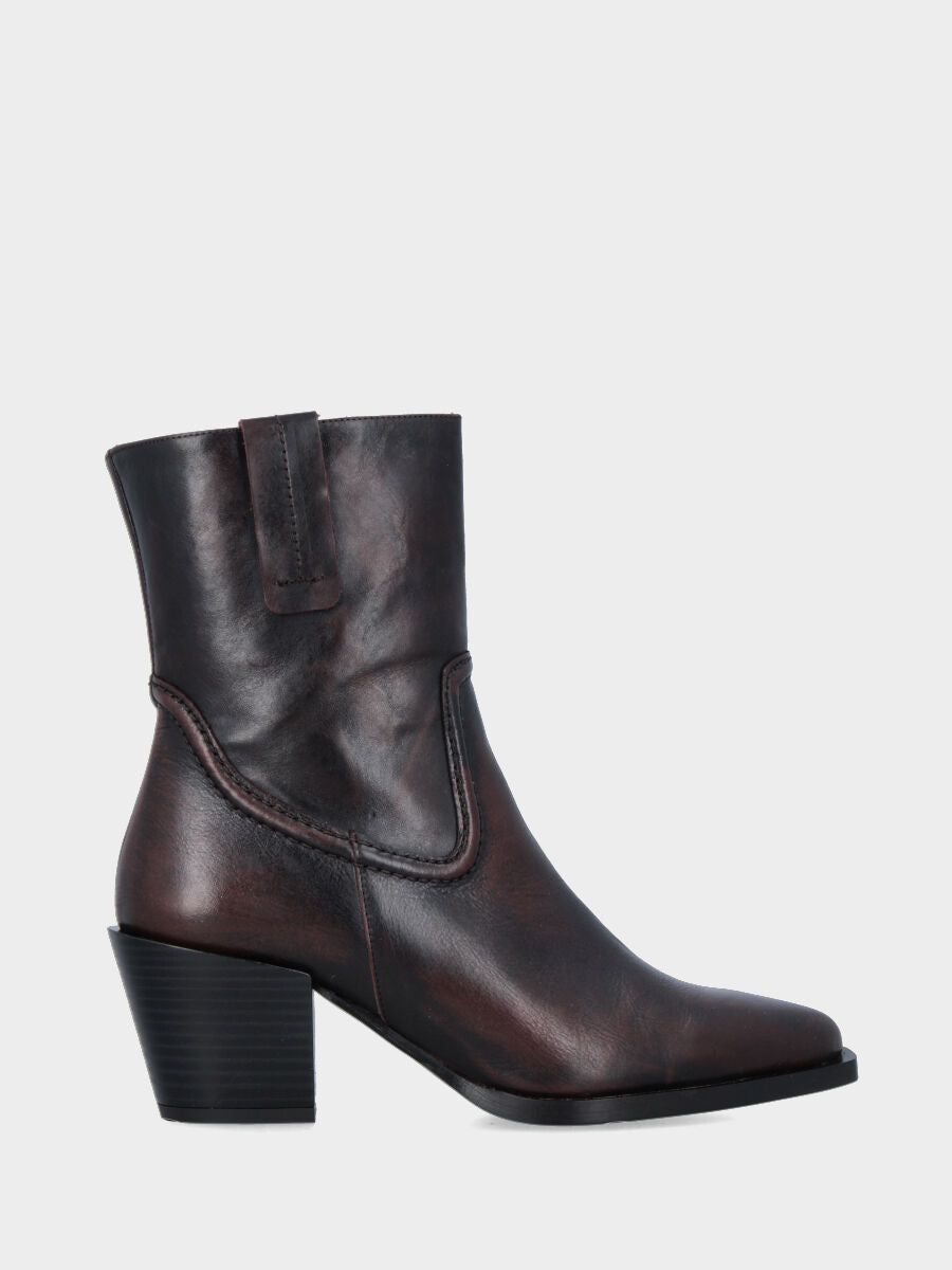 Bottine en veau marron avec bordure et talon moyen