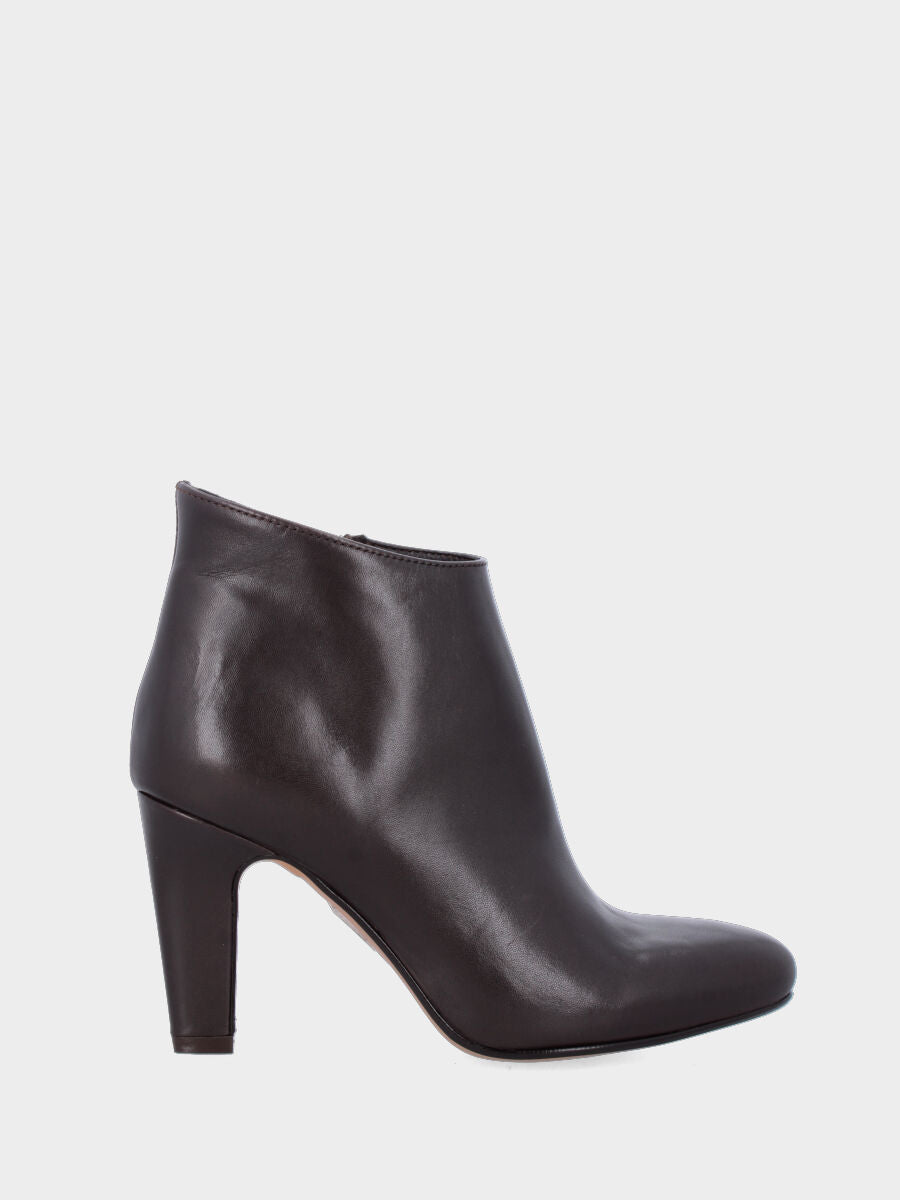 Tronchetto in vitello testa di moro con tacco a coda