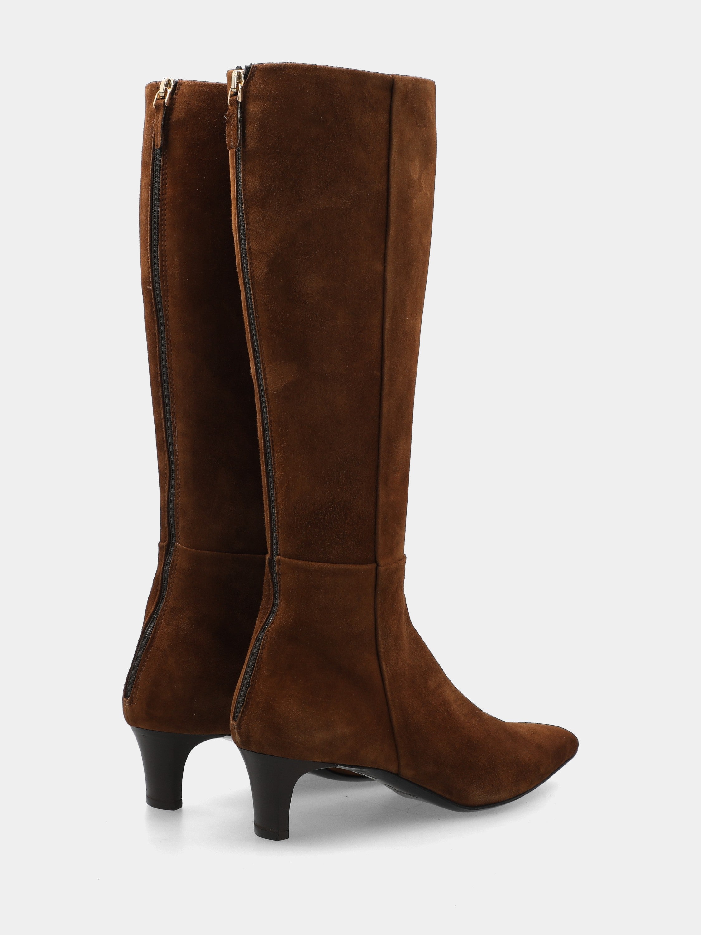 Stivale in camoscio marrone con tacco 50mm e punta quadratina lunga