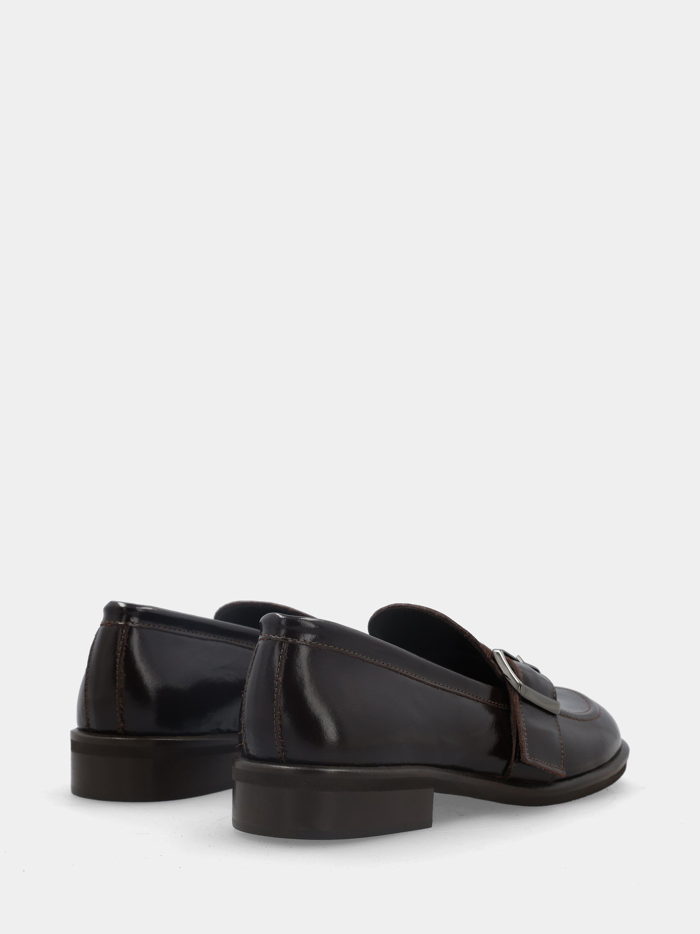 Sandalo monoblocco in vitello rosso con fascia ripiegata