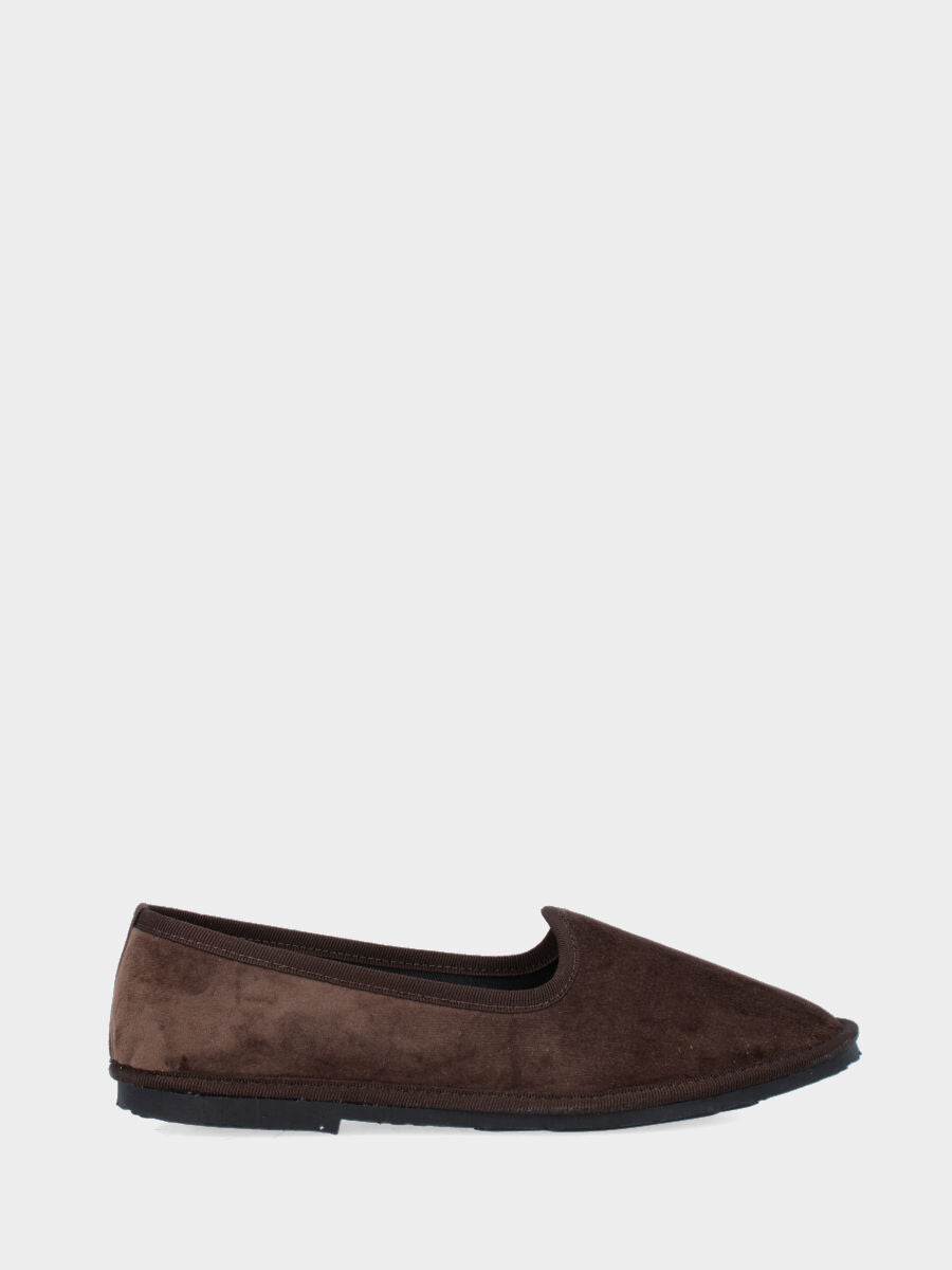 Friulana in velluto liscio testa di moro con punta tonda e suola in gomma