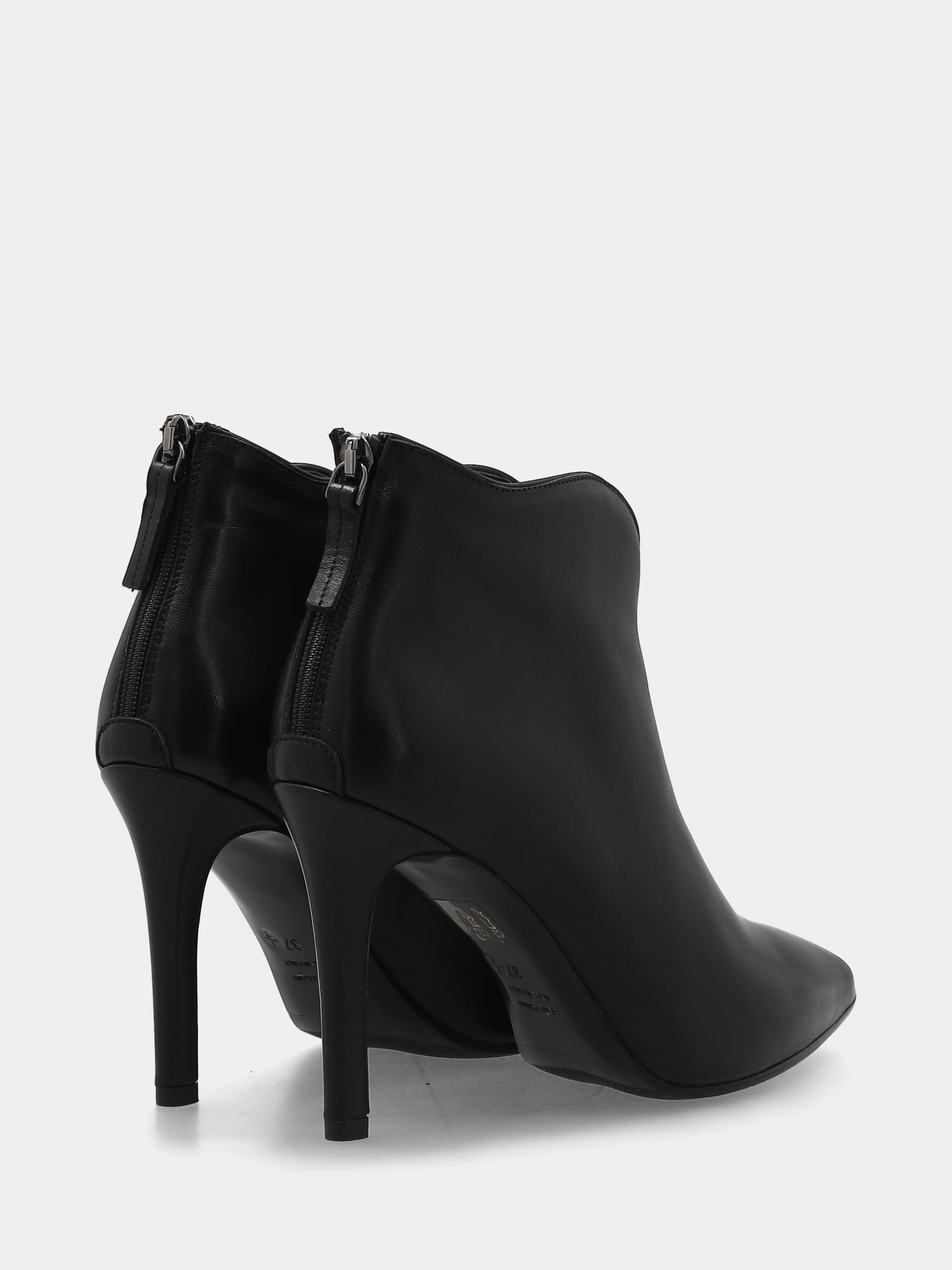 Sandalo monoblocco in vitello rosso con fascia ripiegata