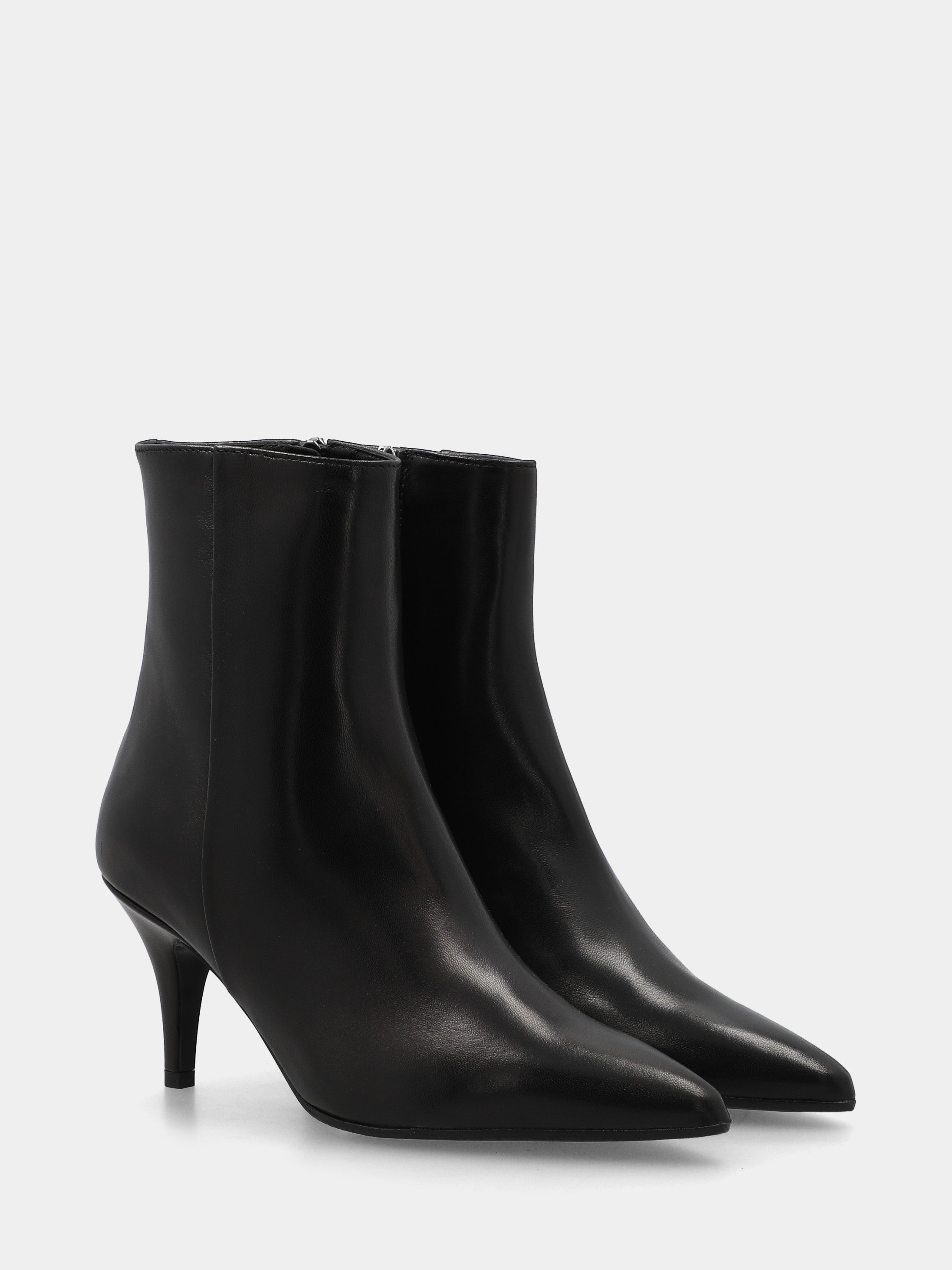 Sandalo monoblocco in vitello rosso con fascia ripiegata