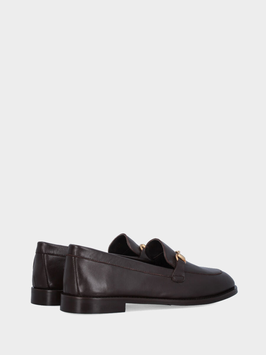 Mocassino in vitello testa di moro con morsetto metallico e vaschetta cucita