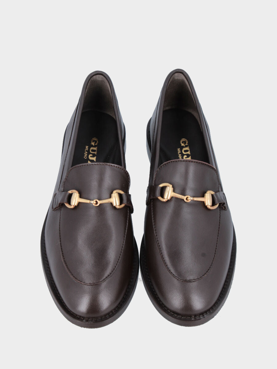 Mocassino in vitello testa di moro con morsetto metallico e vaschetta cucita