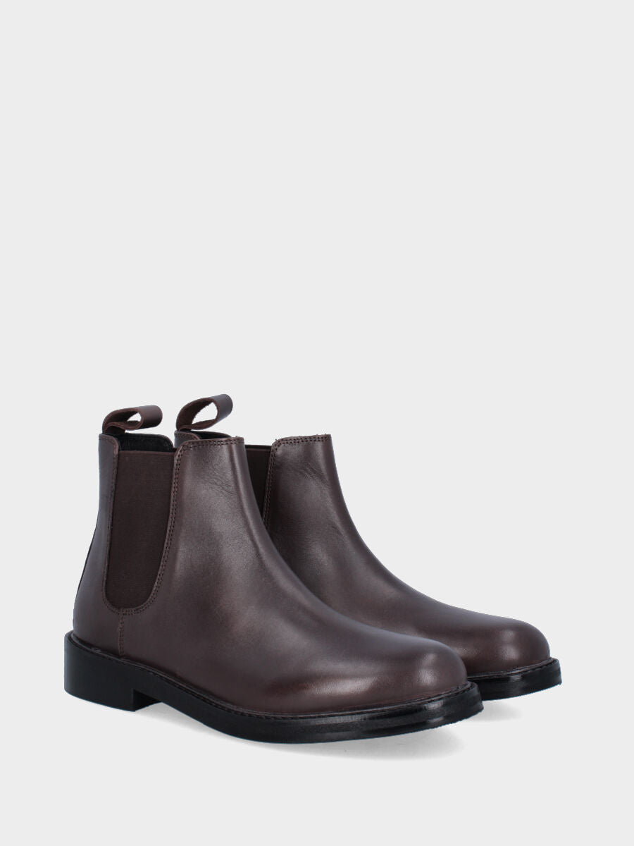 Sandalo monoblocco in vitello rosso con fascia ripiegata