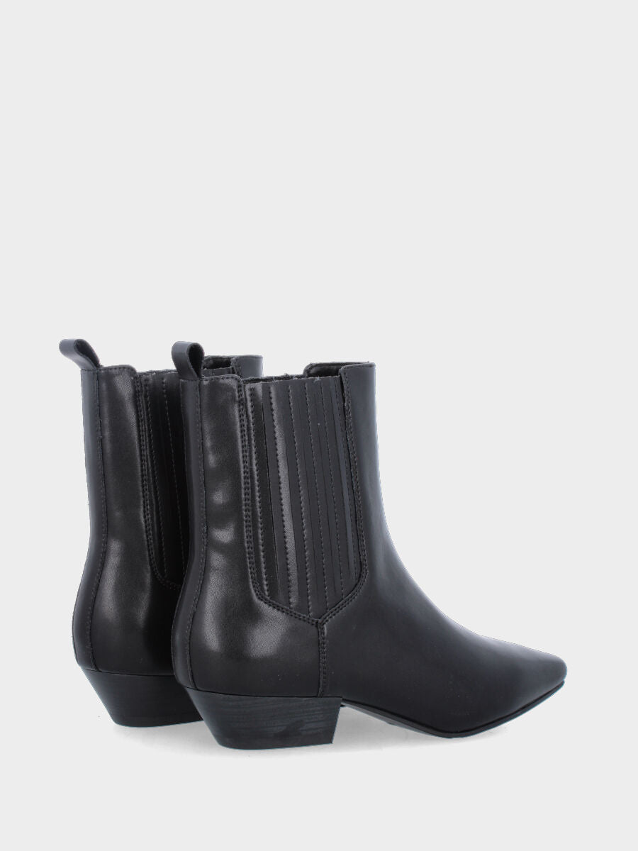 Camperos in vitello nero con listini in pelle ed elastici coperti