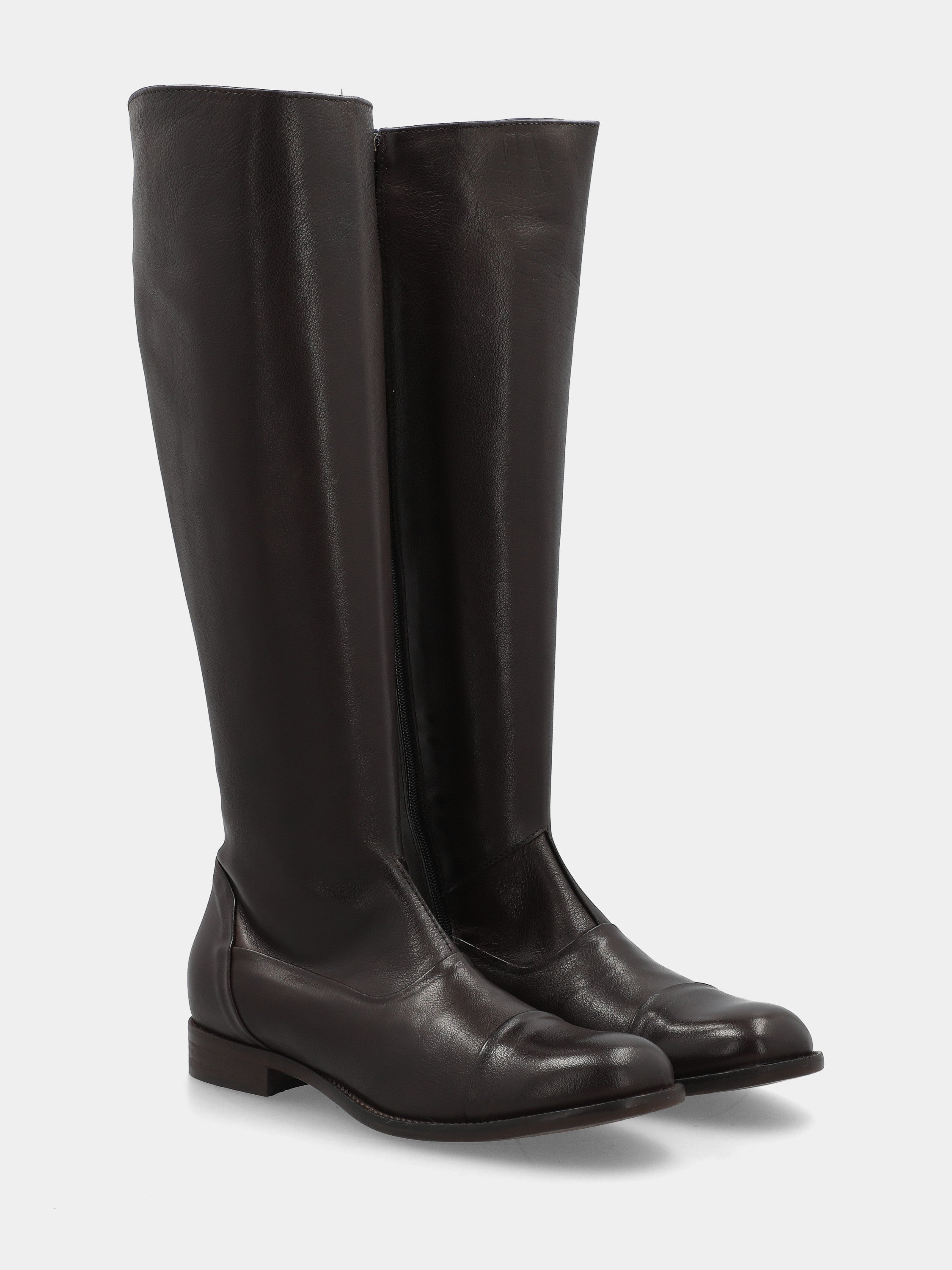 Sandalo monoblocco in vitello rosso con fascia ripiegata