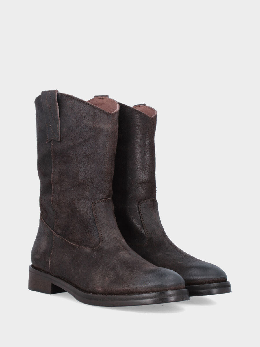 Stivaletto in crosta testa di moro a tubo con tiranti e gambale a tubo