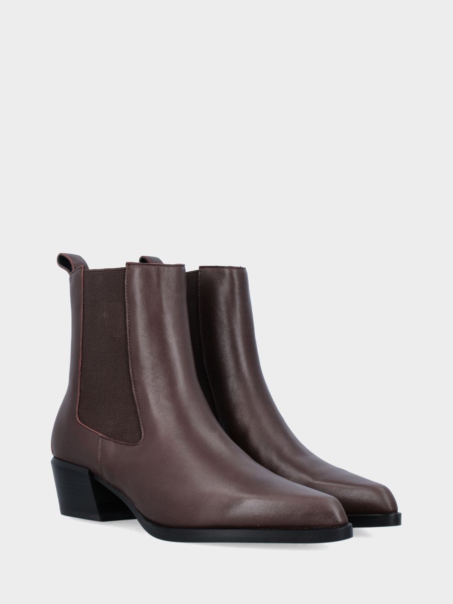 Beatles in vitello testa di moro con tacco a blocco e punta sfilata