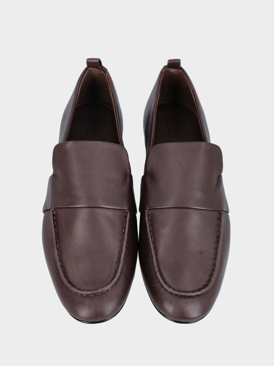 Mocassino in vitello marrone con mascherina liscia e tacco basso