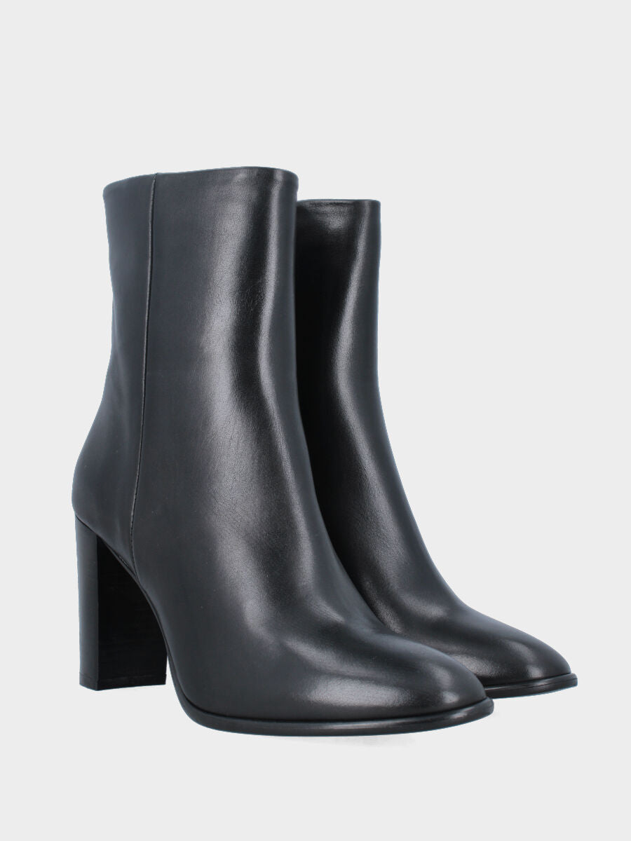Botte en veau noir lisse avec talon bloc