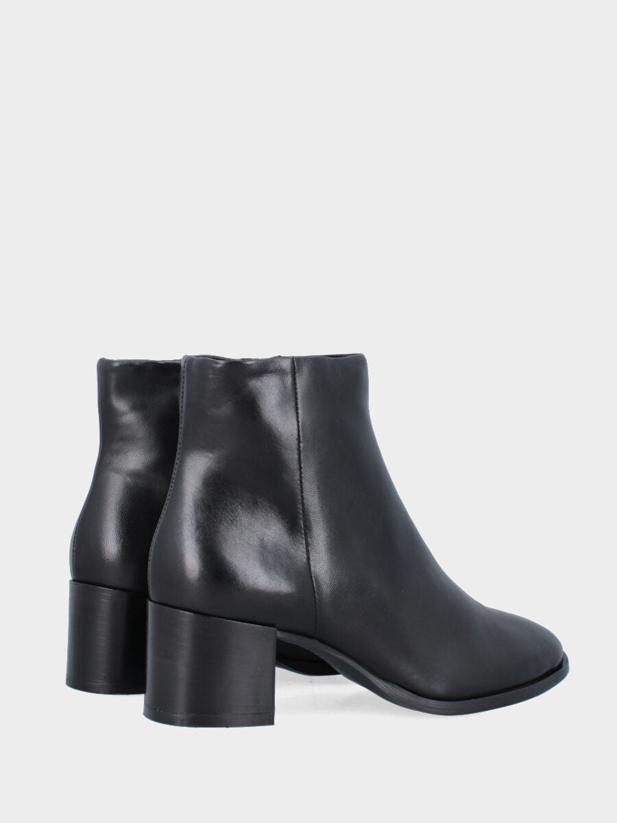 Bottine en nappa noire avec fermeture éclair et talon bloc