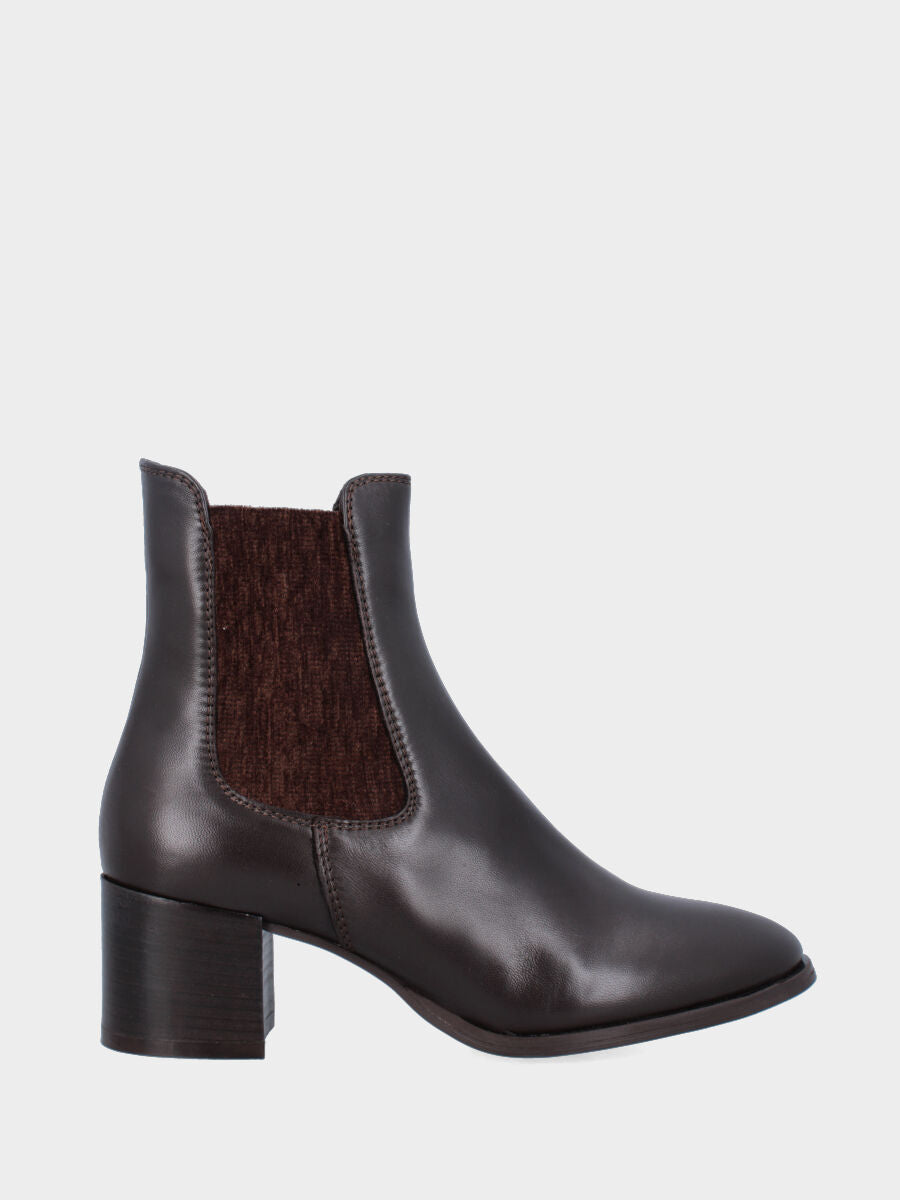 Beatles en nappa marron foncé avec talon bloc enveloppé de cuir