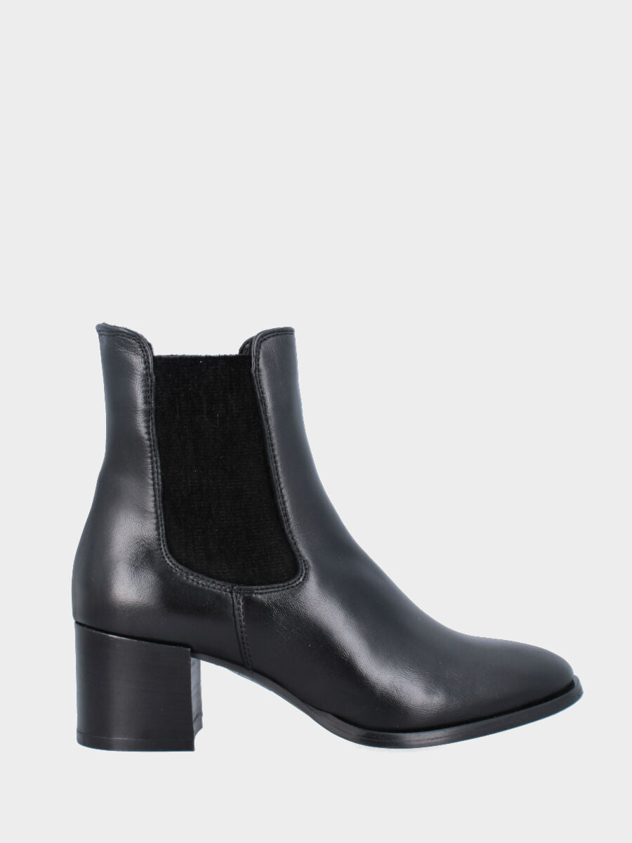 Beatles en nappa noire avec talon bloc enveloppé de cuir