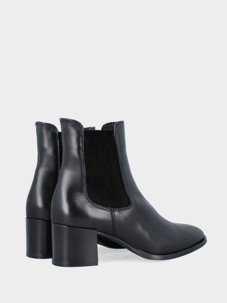 Beatles en nappa noire avec talon bloc enveloppé de cuir