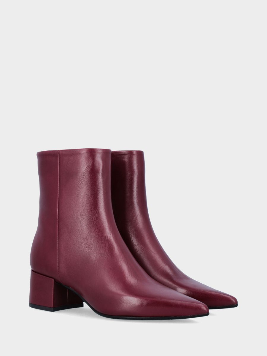 Stivaletto in vitello bordeaux liscio con cerniera e tacco a blocco