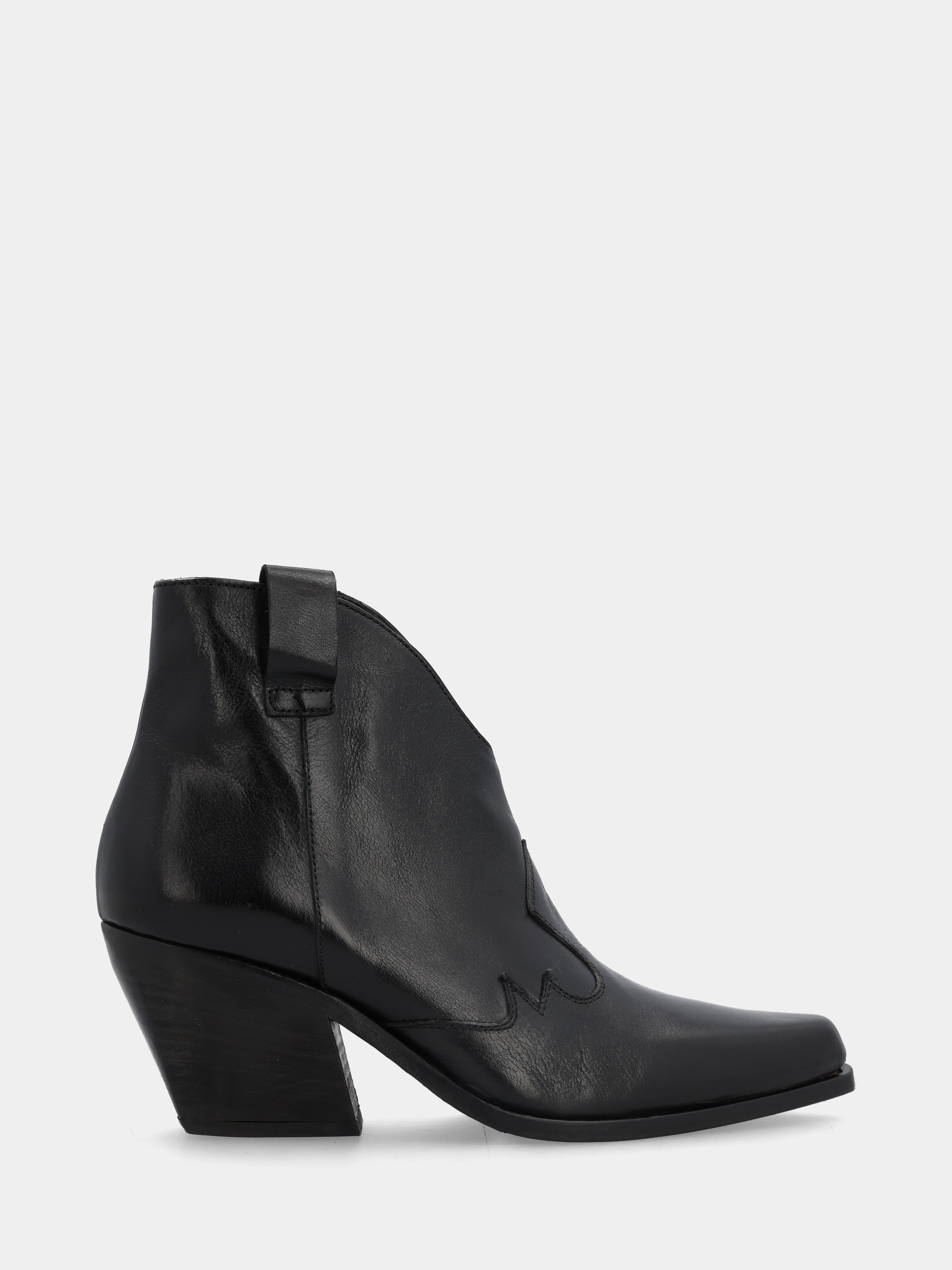 Bottines western en veau noir avec embout brûlé