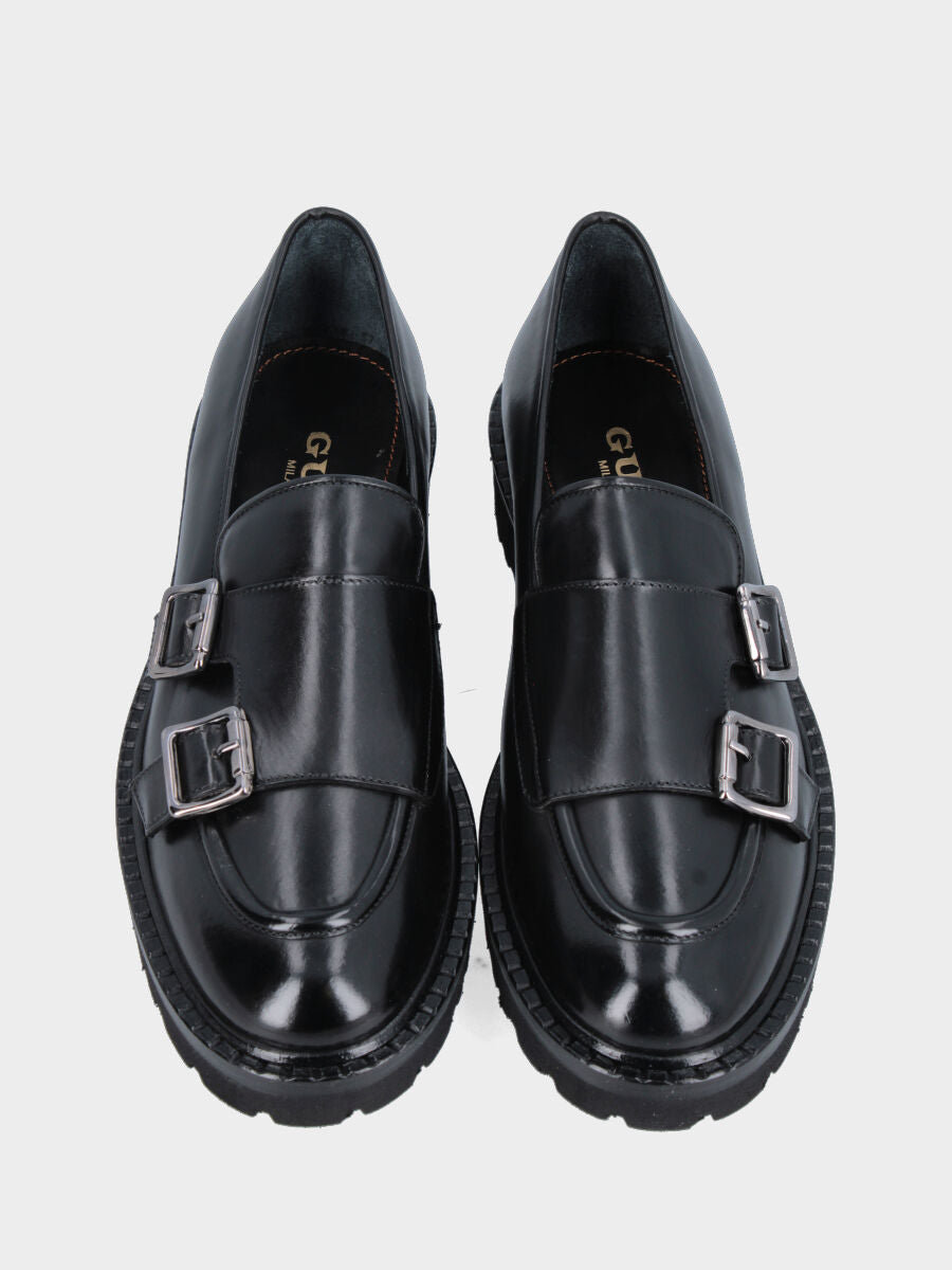 Mocassin en veau noir avec doubles sangles et semelle crantée