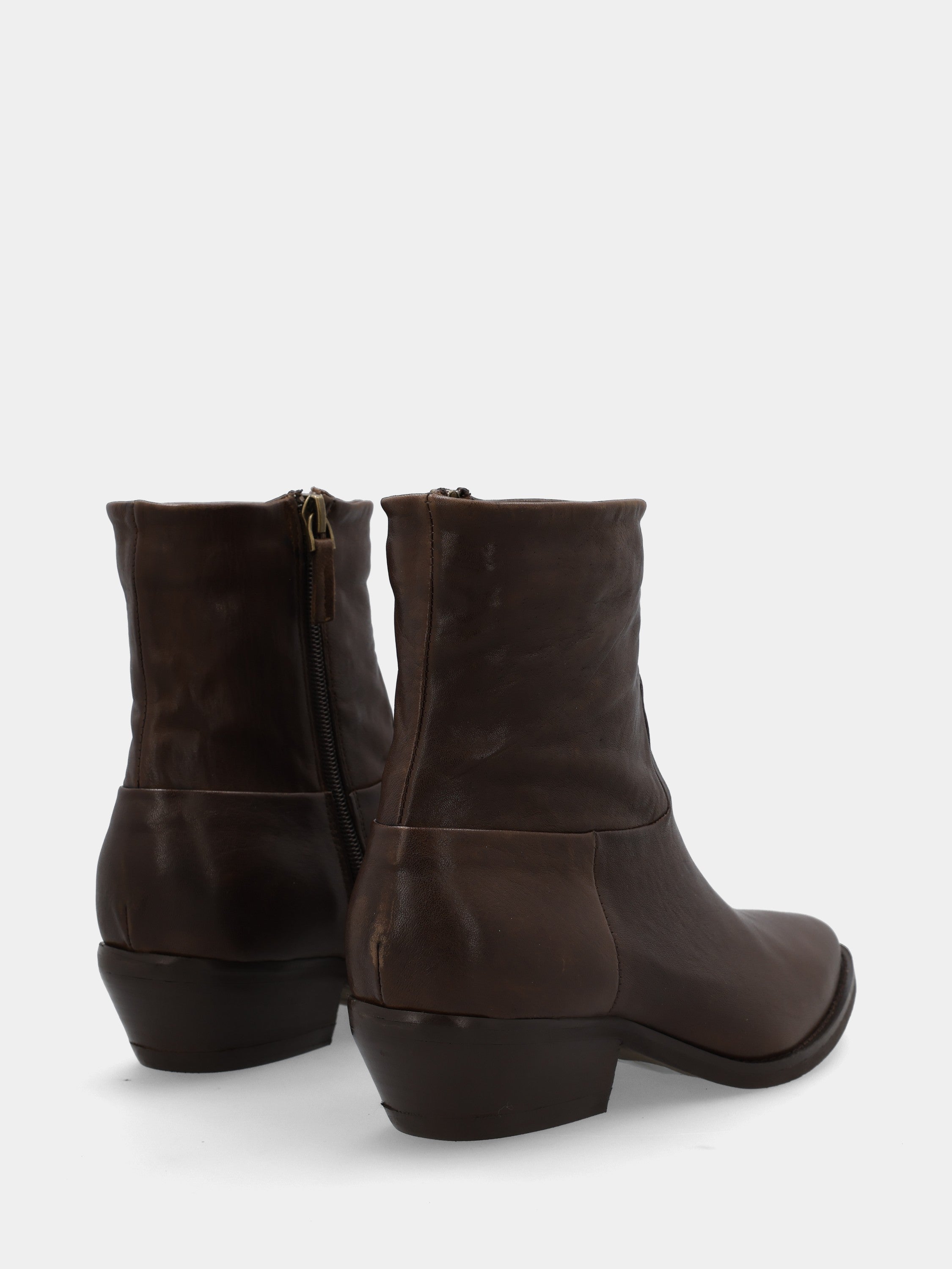 Bottines western en veau marron avec bout effilé et talon cubain