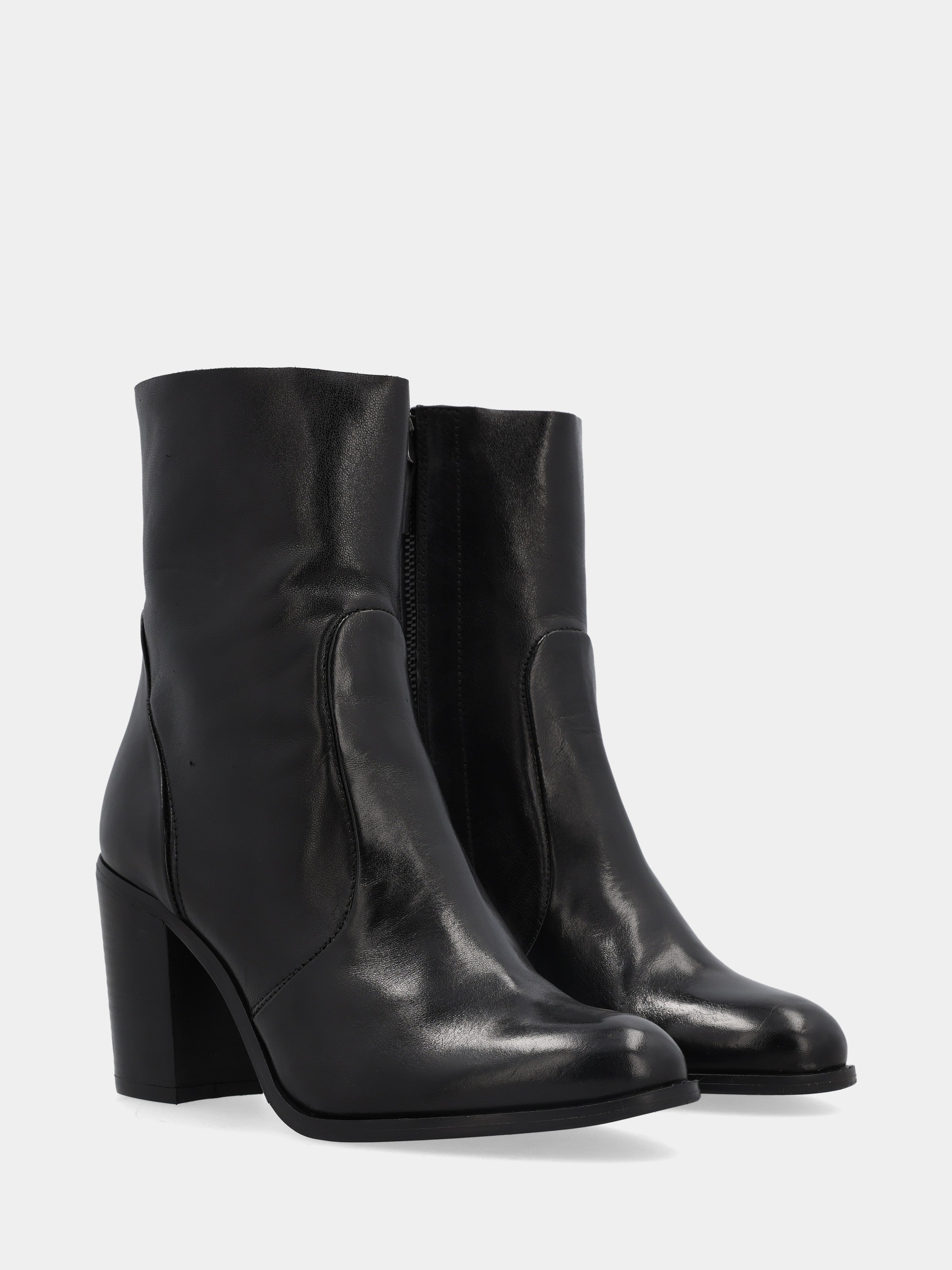 Stivaletto in nappa nero con gambaletto sfoderato