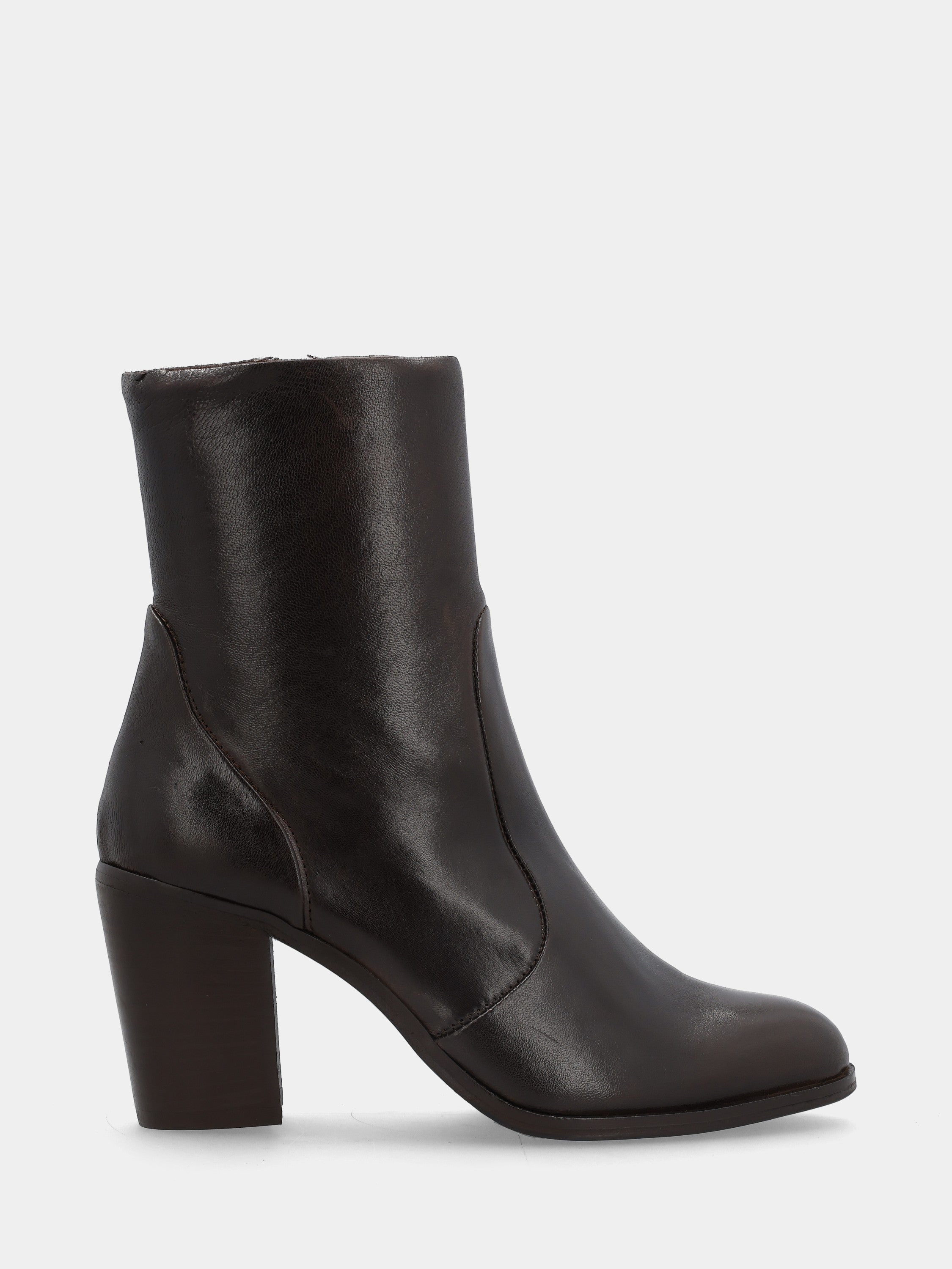 Sandalo monoblocco in vitello rosso con fascia ripiegata