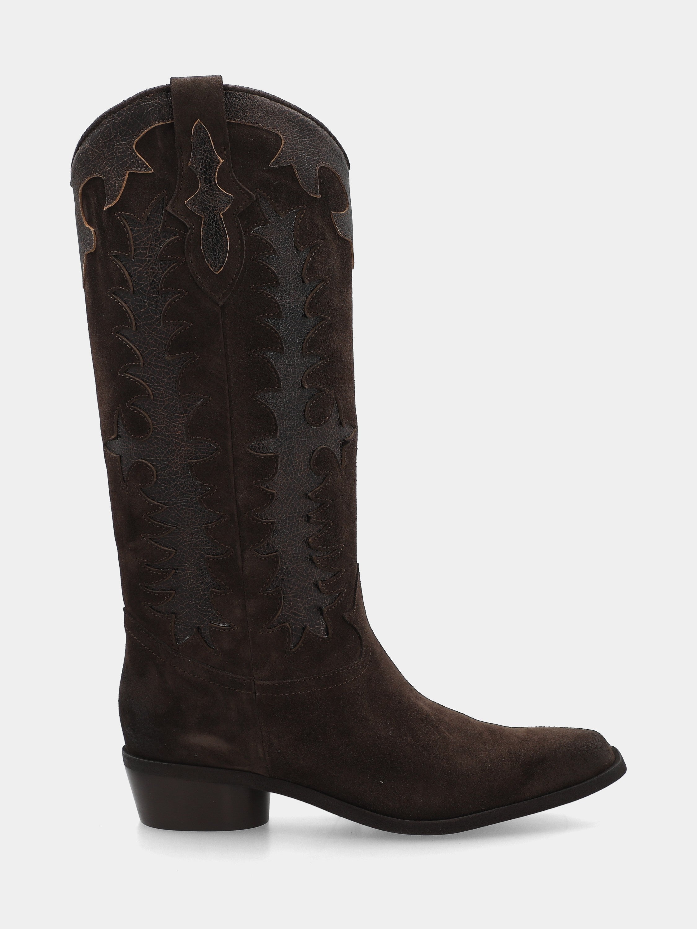 Bottes western en croûte de veau marron avec ornements découpés en forme de lys