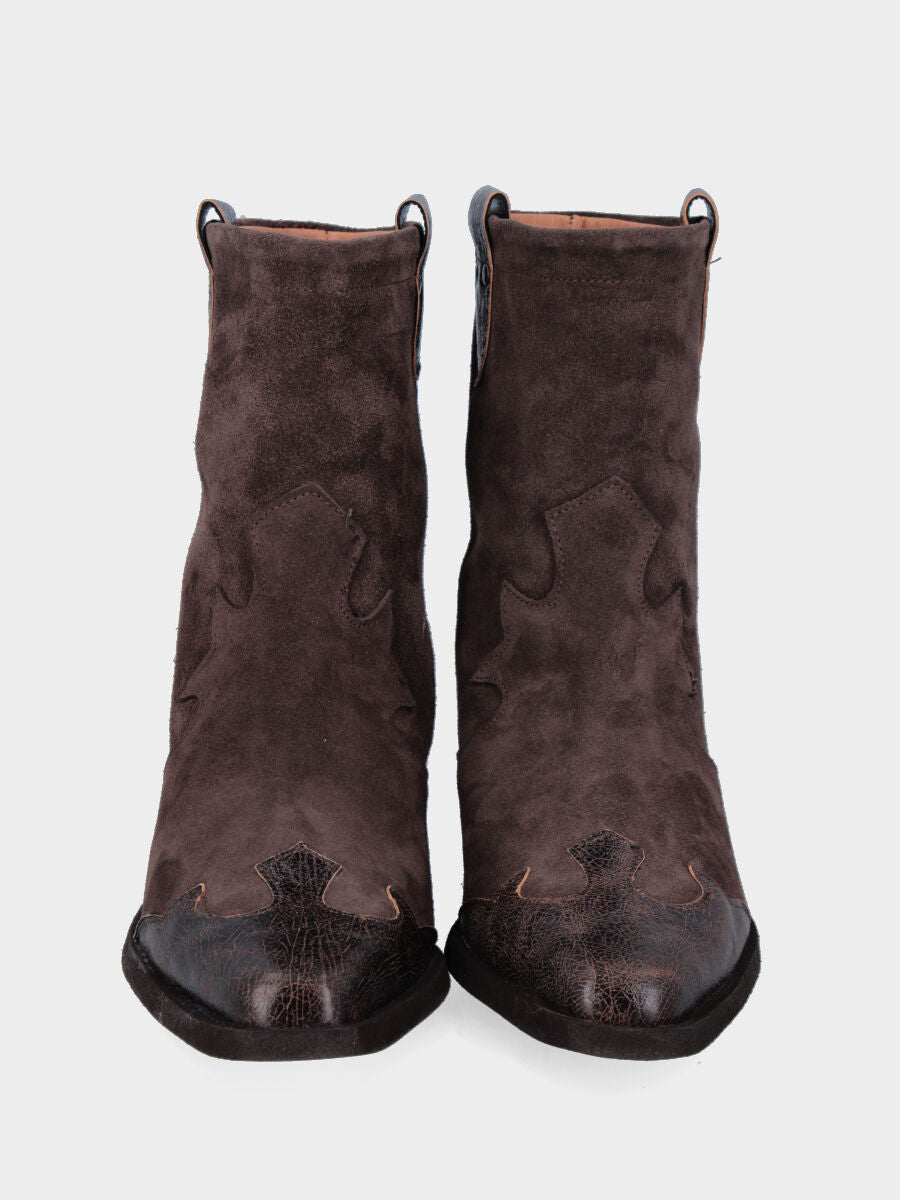 Bottines western en croûte de veau marron avec appliques en forme de lys