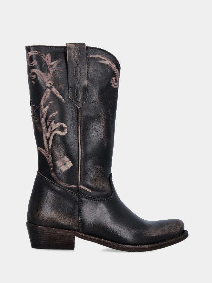 Camperos in vitello taupe con ricami posteriori e tacco basso