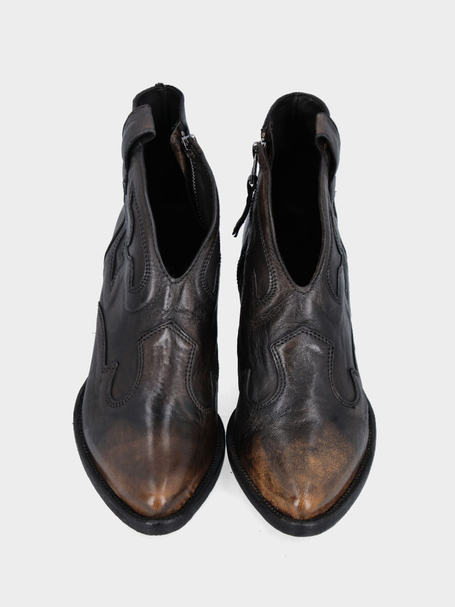 Cowboystiefel Stiefelette aus Kalbsleder in Lederfarbe mit gestanzten Ziernähten