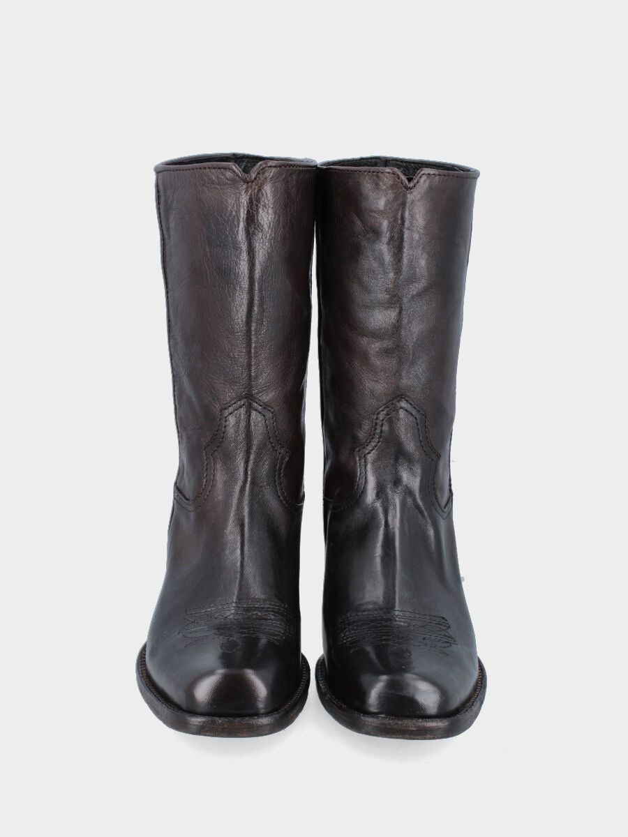 Camperos a stivale in vitello testa di moro con ricamo in punta e tacco monoblocco