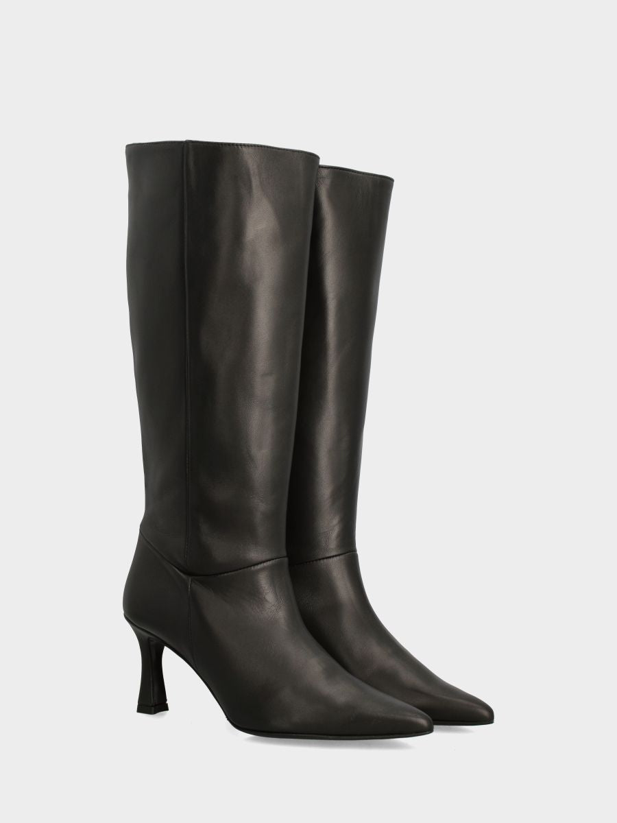 Botte en nappa noire avec talon creux en forme de queue