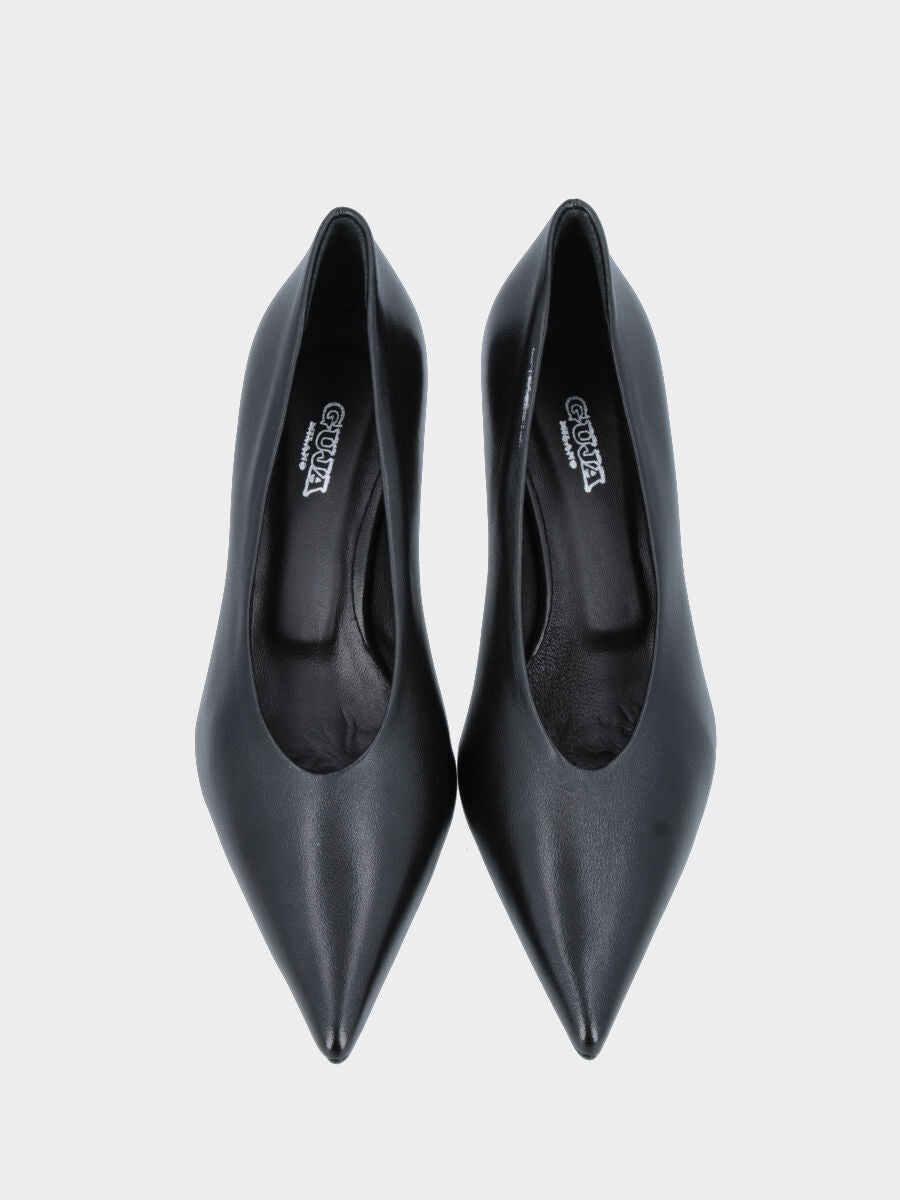 Décolleté in nappa nera con tacco a calice e scollo a uovo