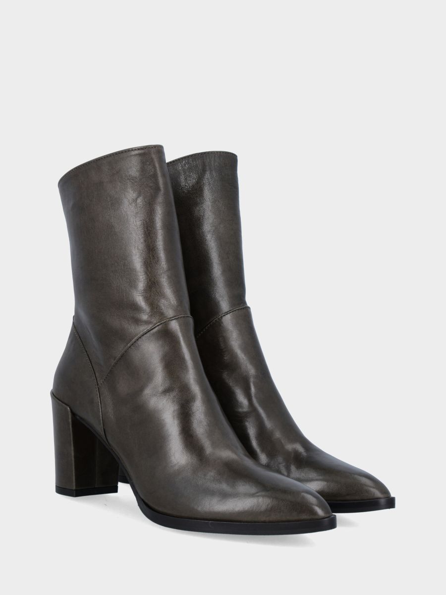 Stivaletto in vitello verde con cerniera posteriore e tacco a blocco