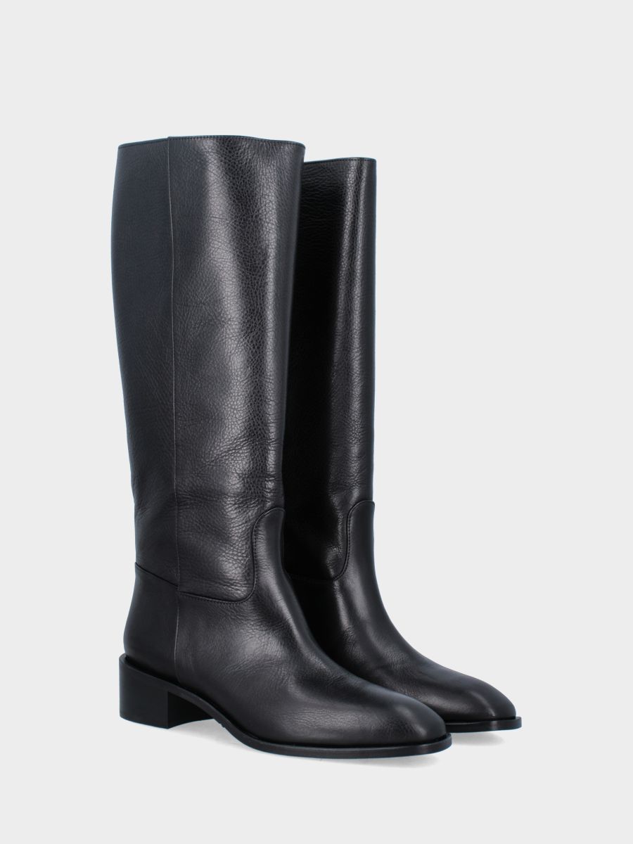 Botte en veau noir avec talon bas et bout arrondi